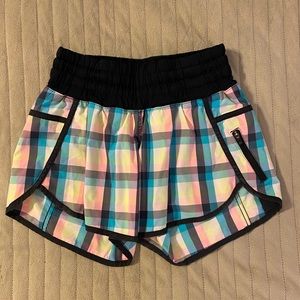 Lululemon Tracker Short Wee Wheezy 4 Plaid RARE Swift Seawheeze short
